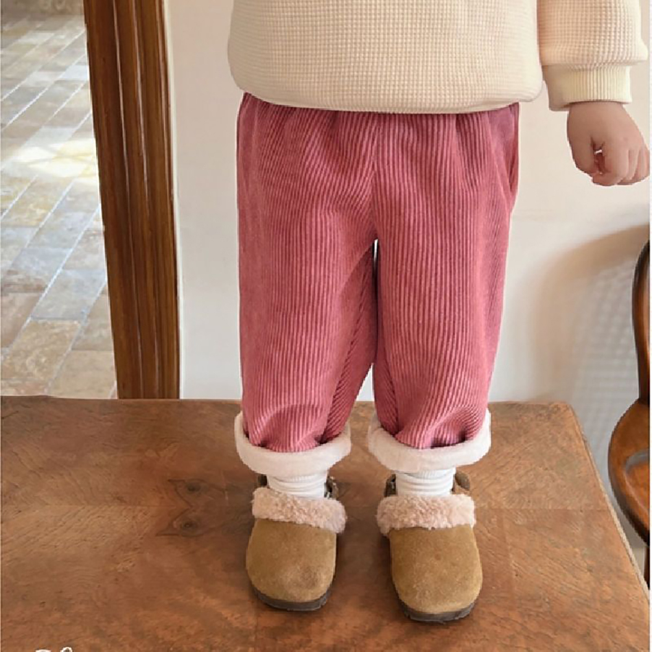 Baby Clothing List - Pantalones de pana para bebés y